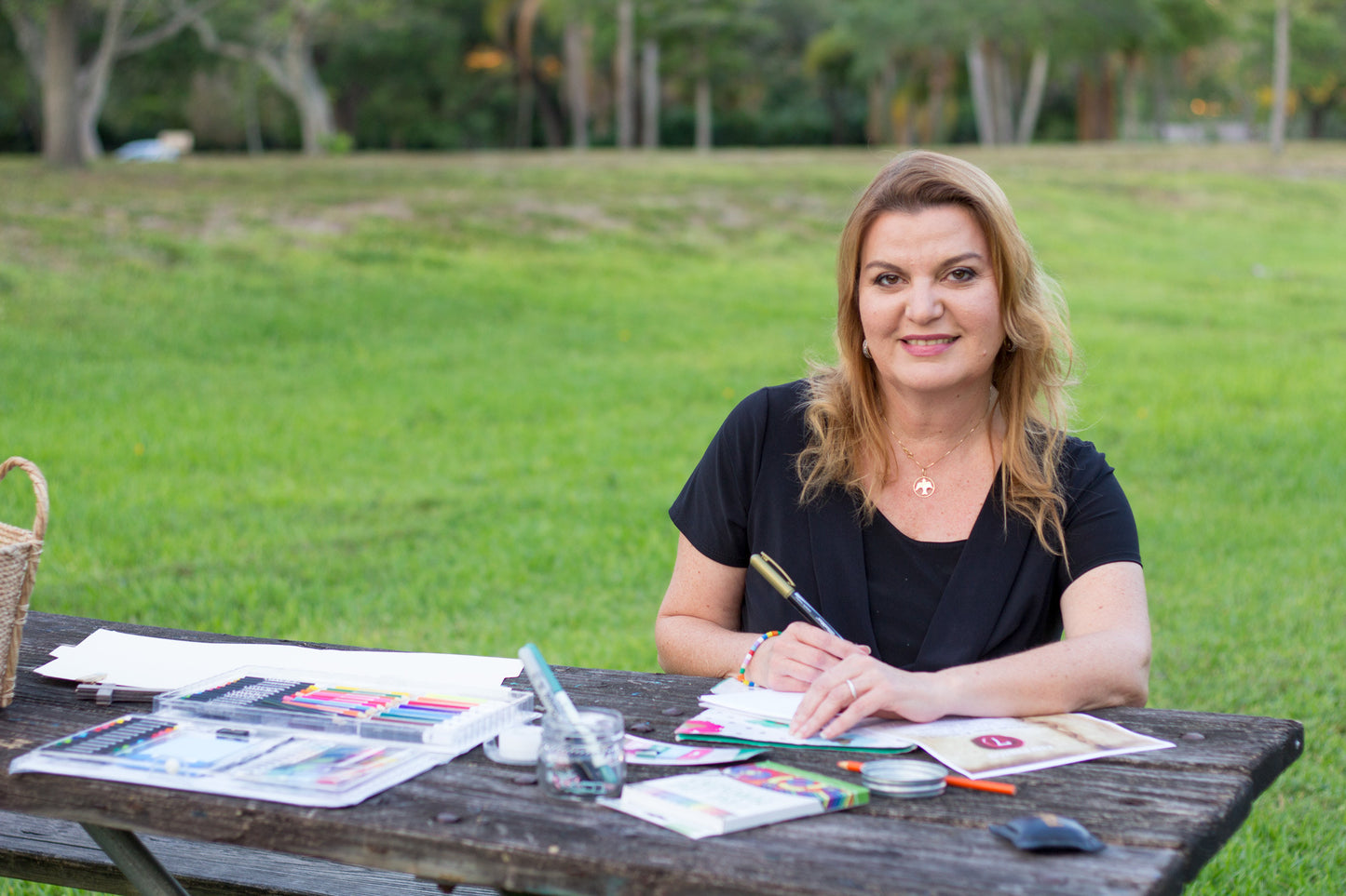 Obtén ahora tu Libro para colorear - "Afirmaciones Divinas" E-book Escrito por la autora Rebeca Segebre